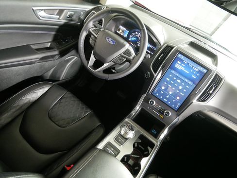 Used 2023 Ford Edge Titanium w/ Class II Trailer Tow Package AWD/4WD image 9