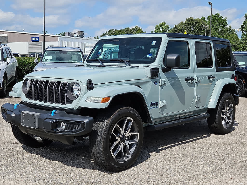 Used 2024 Jeep Wrangler Unlimited AWD/4WD image 1