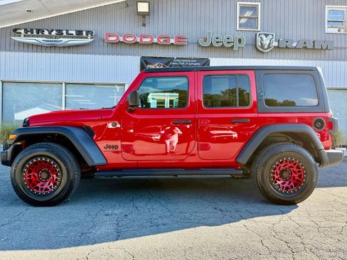 Used 2023 Jeep Wrangler Sport S image 4