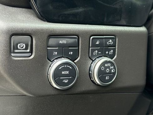 Used 2025 GMC Sierra 1500 SLT AWD/4WD image 23