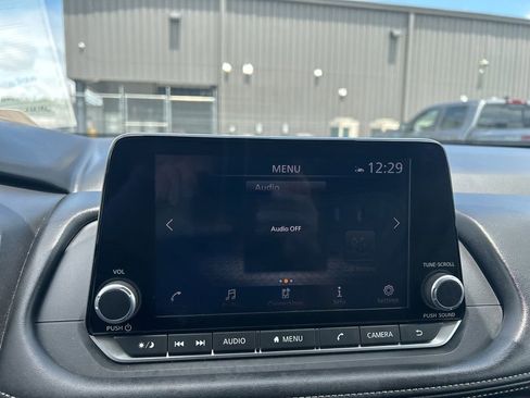 Certified 2025 Nissan Rogue SV AWD/4WD image 13