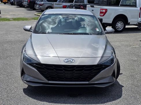 Used 2023 Hyundai Elantra SEL FWD image 2