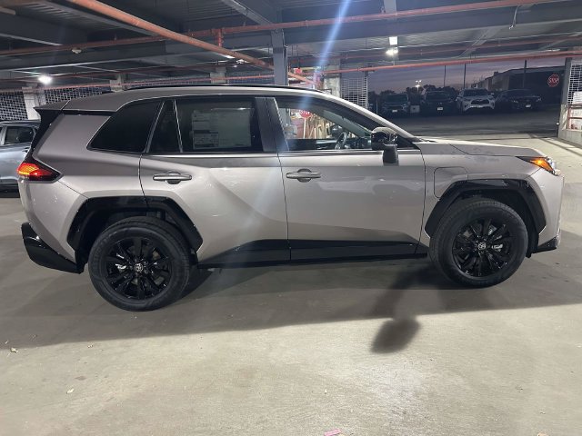New 2026 Toyota RAV4 SE w/ Convenience Package AWD/4WD image 4