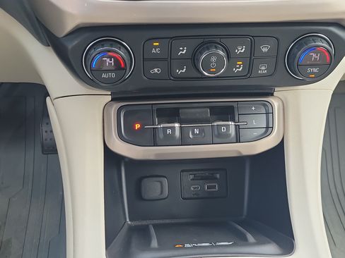 Used 2020 GMC Acadia Denali w/ Trailering Package AWD/4WD image 25