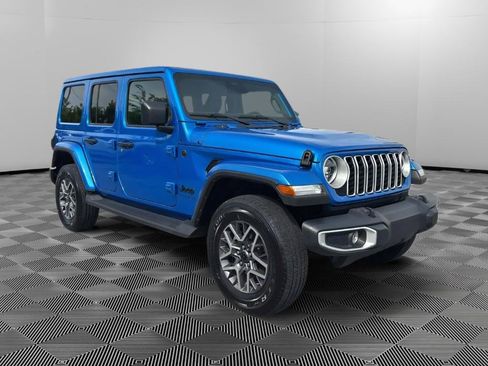 Used 2025 Jeep Wrangler Unlimited Sahara AWD/4WD image 2