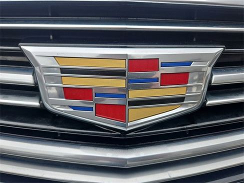 Used 2017 Cadillac XT5 Luxury image 32