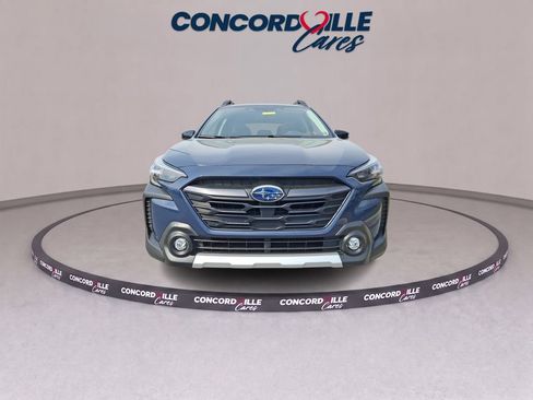 Certified 2025 Subaru Outback Limited AWD/4WD image 3