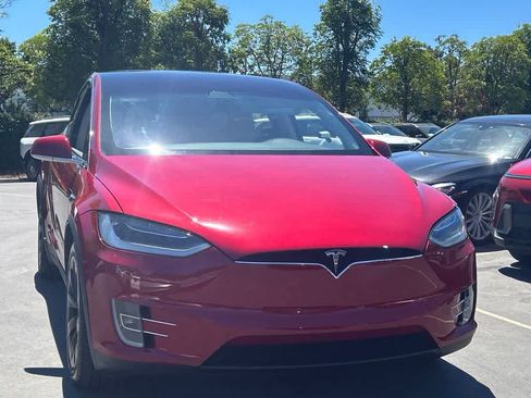 Used 2018 Tesla Model X 75D AWD/4WD image 4