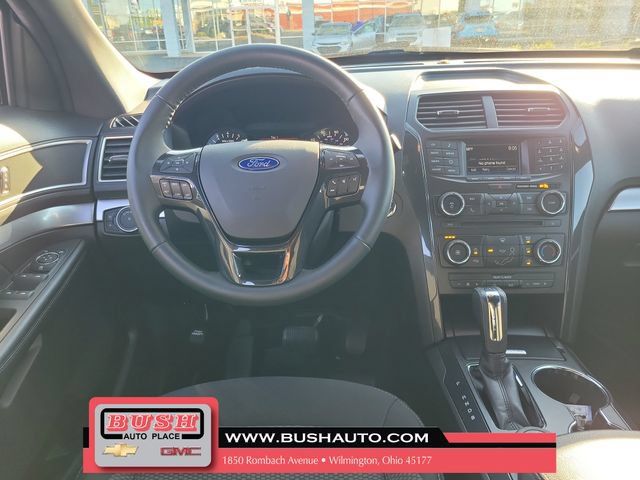 Used 2017 Ford Explorer XLT AWD/4WD image 10