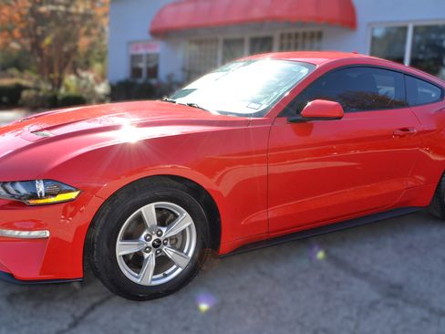 Used 2021 Ford Mustang Coupe image 10