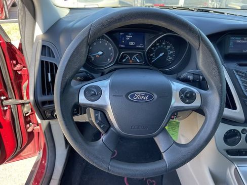 Used 2014 Ford Focus SE FWD image 11