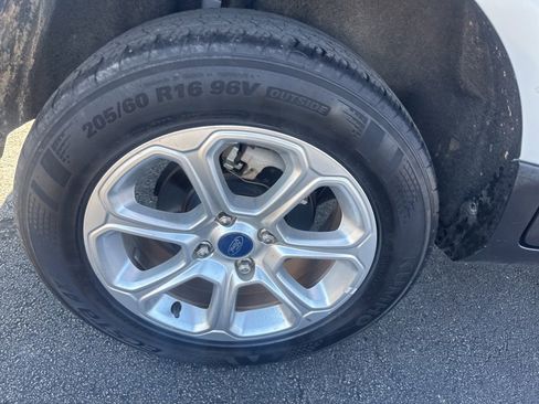 Used 2019 Ford EcoSport SE w/ SE Convenience Package image 29