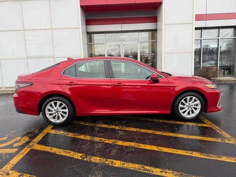 Used 2024 Toyota Camry LE image 4