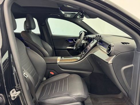 Used 2024 Mercedes-Benz GLC 300 4MATIC image 16