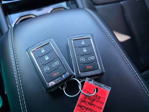 Used 2023 Jeep Grand Cherokee Limited w/ Luxury Tech Group II image 32