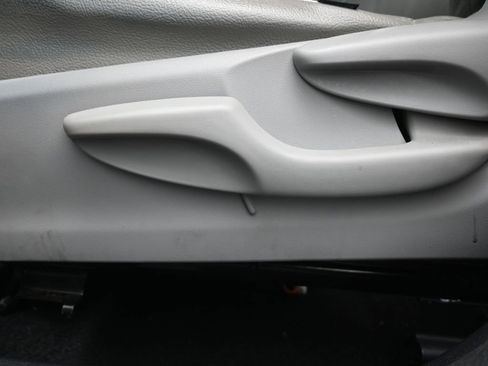 Used 2018 Toyota Highlander LE image 10