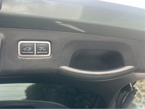 Certified 2025 Kia Sorento EX image 19