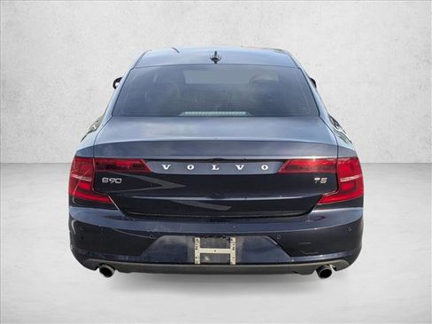 Used 2017 Volvo S90 T5 Momentum w/ Convenience Package FWD image 6