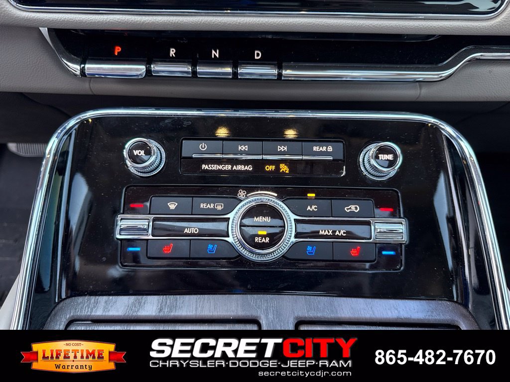 Used 2024 Lincoln Navigator L Reserve AWD/4WD image 39