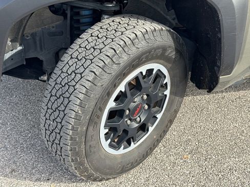 Used 2024 Toyota Tacoma 4x4 Double Cab image 30