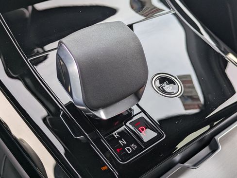 New 2026 Land Rover Range Rover Sport Dynamic SE image 16