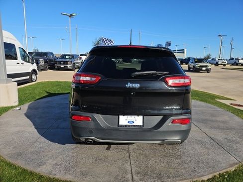 Used 2016 Jeep Cherokee Limited image 6