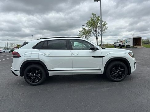 New 2026 Volkswagen Atlas Cross Sport SEL R-Line AWD/4WD image 8