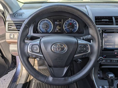 Used 2017 Toyota Camry XLE image 9