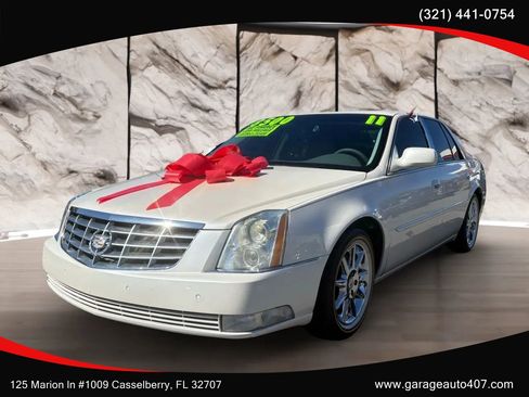 Used 2011 Cadillac DTS Luxury image 3