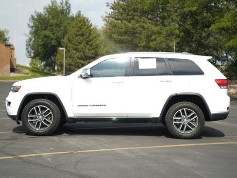 Used 2017 Jeep Grand Cherokee Limited w/ Luxury Group II AWD/4WD image 2