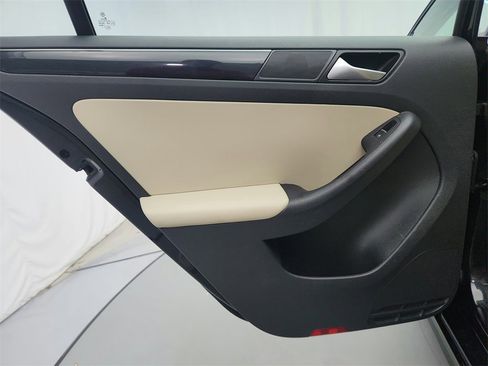 Used 2016 Volkswagen Jetta SEL w/ Lighting Package image 23