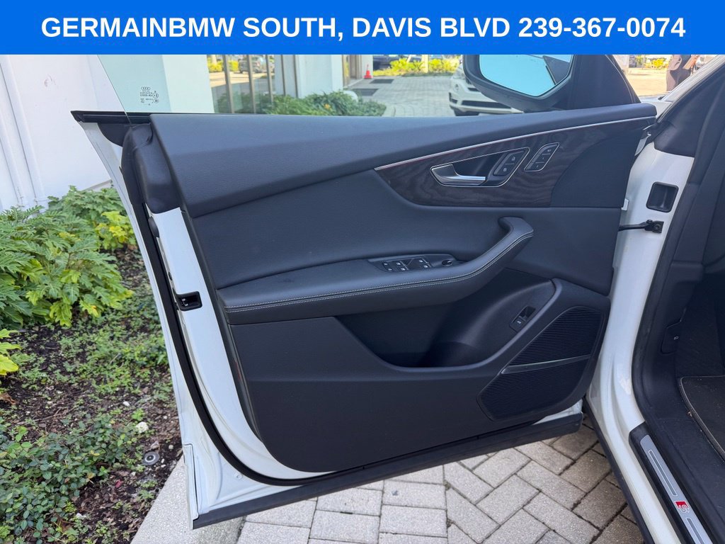 Used 2023 Audi Q8 Prestige AWD/4WD image 18