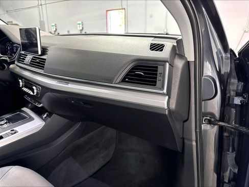 Used 2018 Audi Q5 2.0T Premium Plus w/ Premium Plus Package AWD/4WD image 17