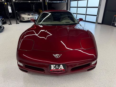Used 2003 Chevrolet Corvette Coupe w/ Preferred Equipment Group RWD image 22