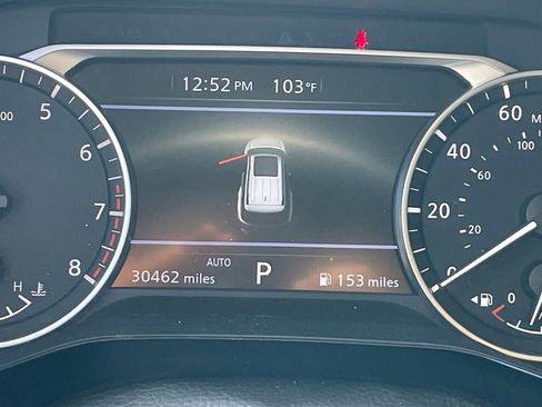 Used 2025 Nissan Pathfinder SV image 11