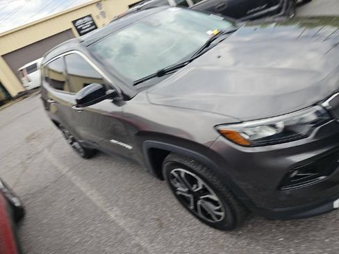 Used 2022 Jeep Compass Limited AWD/4WD image 3