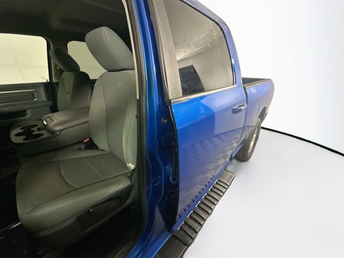 Used 2019 RAM 1500 Classic SLT RWD image 12