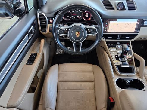 Used 2022 Porsche Cayenne Platinum Edition AWD/4WD image 16