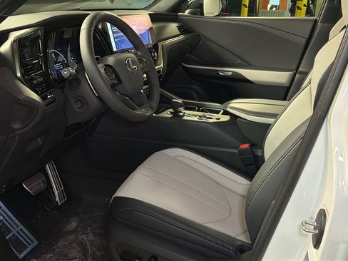 New 2026 Lexus TX 500h AWD w/ Technology Package image 15