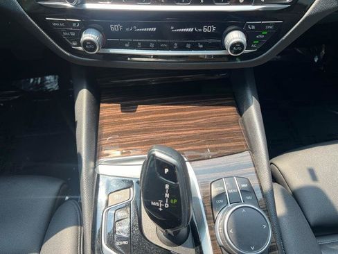 Used 2020 BMW 530i xDrive w/ Premium Package AWD/4WD image 17