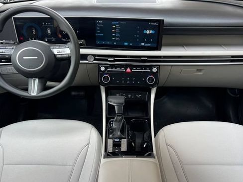 Certified 2025 Hyundai Tucson SEL FWD image 17