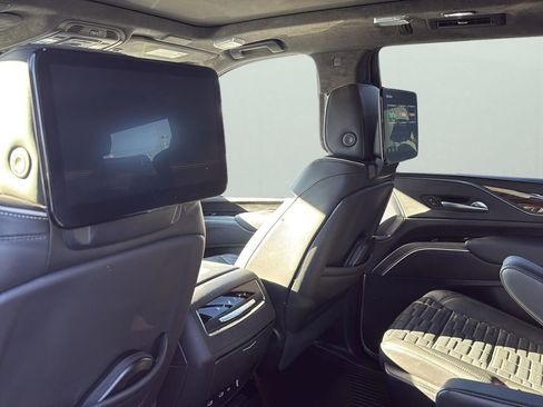 Used 2023 Cadillac Escalade Premium Luxury Platinum w/ LPO, Floor Liner Package image 31