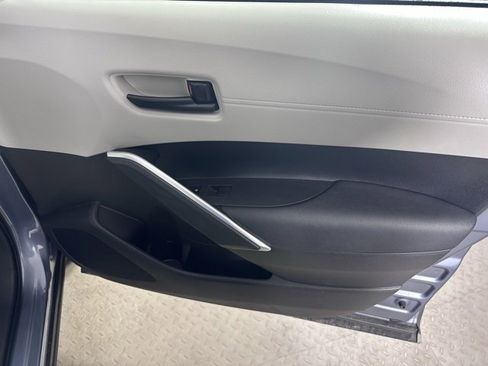 Used 2023 Toyota Corolla Cross L image 9