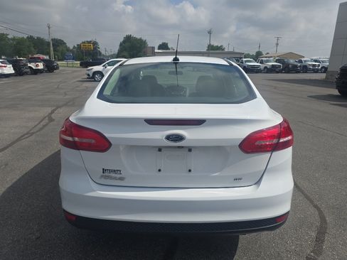 Used 2017 Ford Focus SE w/ Cold Weather Package FWD image 24