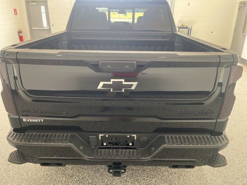 Used 2024 Chevrolet Silverado 1500 High Country w/ Midnight Edition image 3