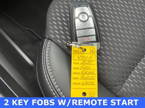 Used 2025 Ford Escape SE image 35