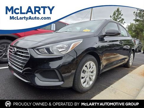 Used 2021 Hyundai Accent SE FWD image 1
