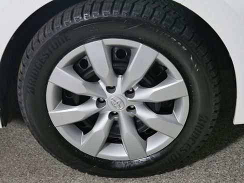 Used 2016 Toyota Corolla LE image 15