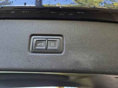Used 2017 Audi Q7 3.0T Prestige AWD/4WD image 16