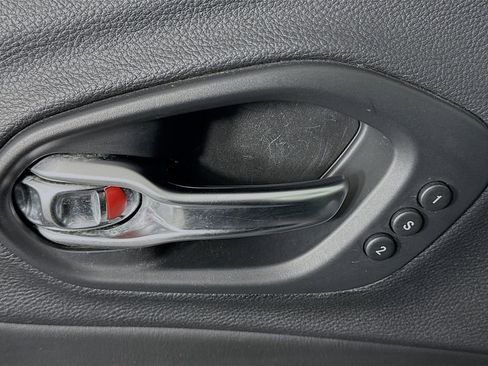 Used 2019 Jeep Cherokee Limited image 22